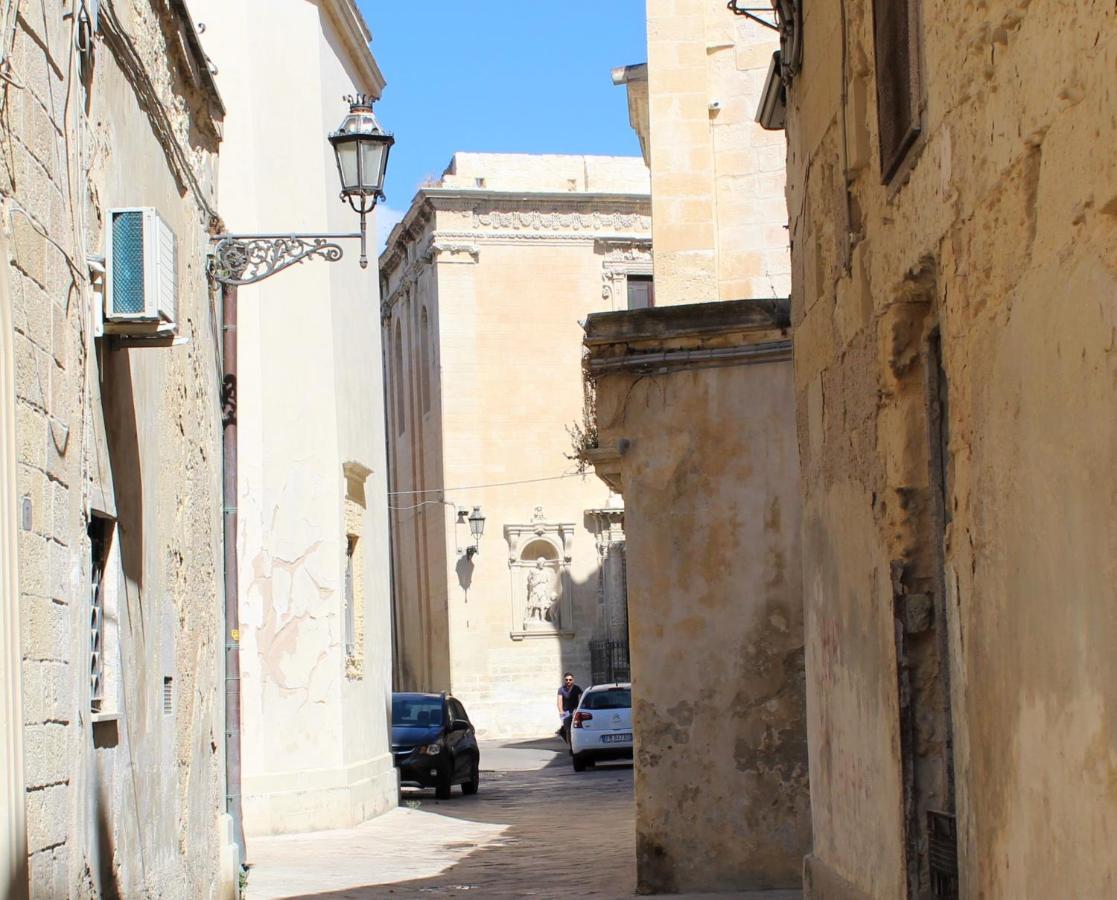 Dimora Vico Dei Nohi Acomodação com café da manhã Lecce Exterior foto