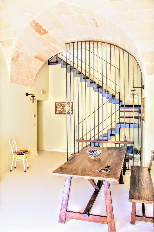 Dimora Vico Dei Nohi Acomodação com café da manhã Lecce Exterior foto